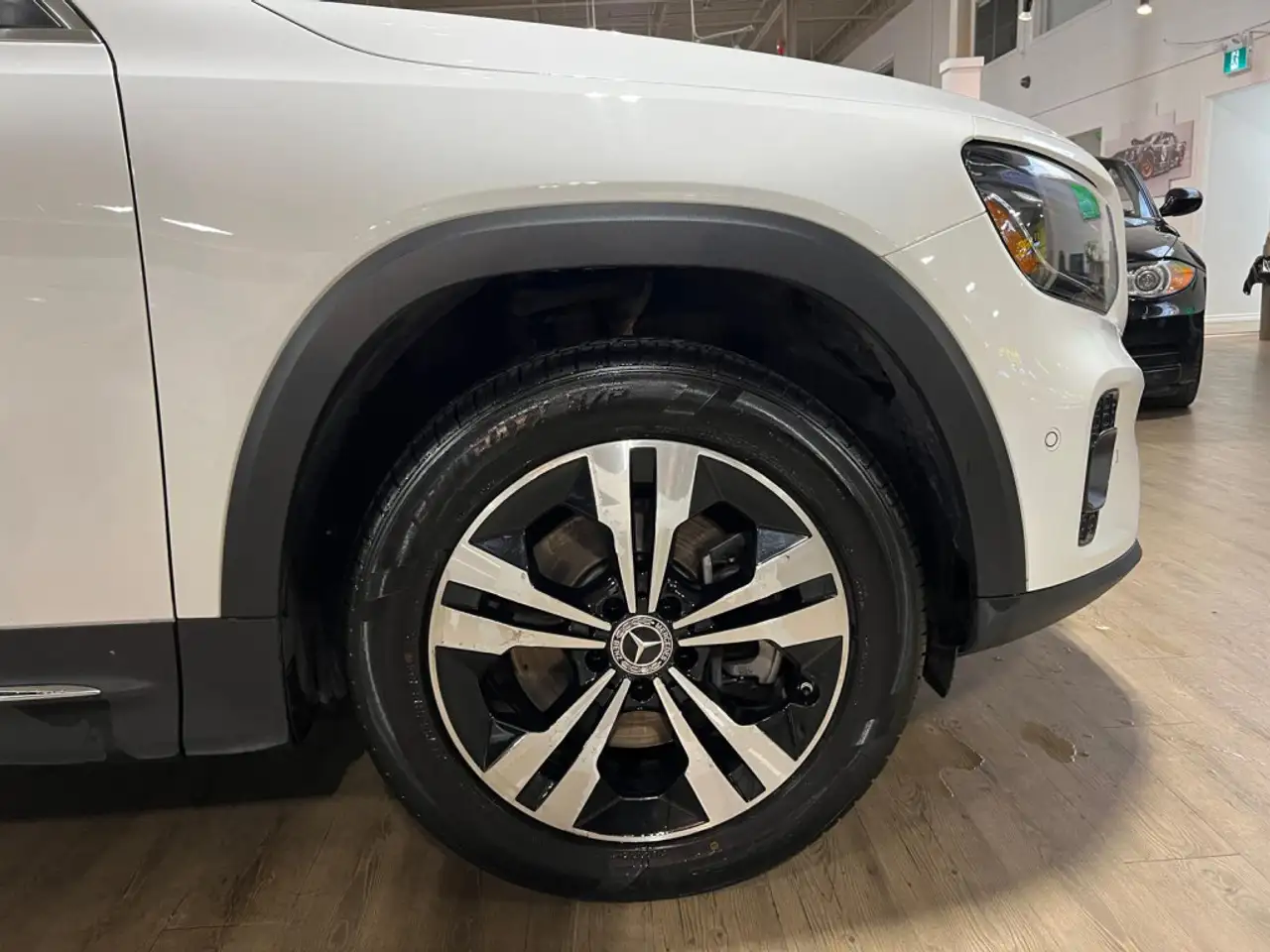 Mercedes-Benz GLB - Image 12