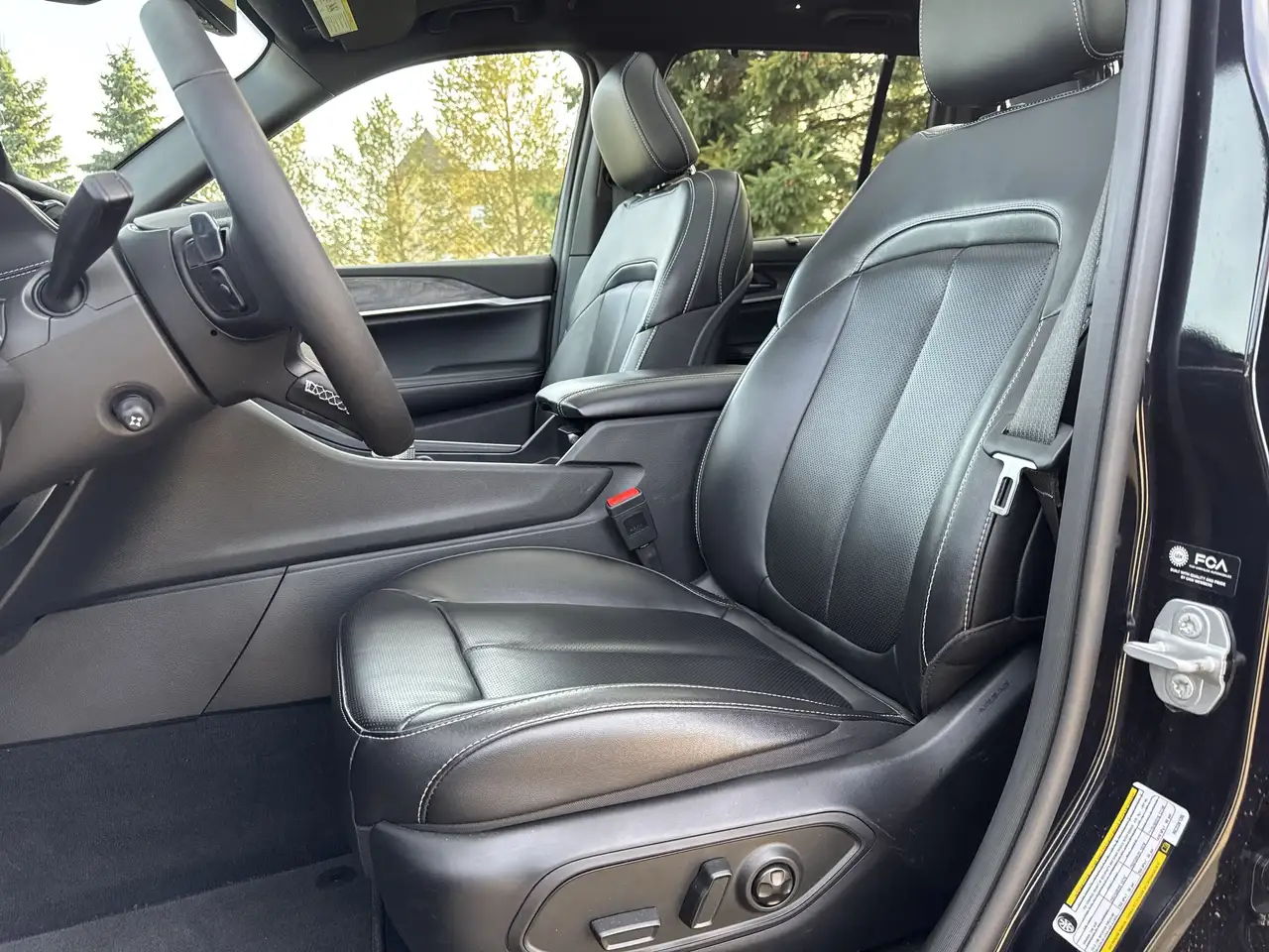 Jeep Grand Cherokee - Image 20