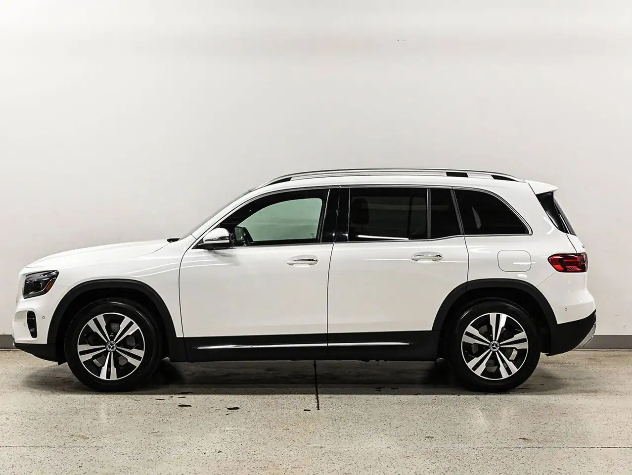 Mercedes-Benz GLB - Image 3