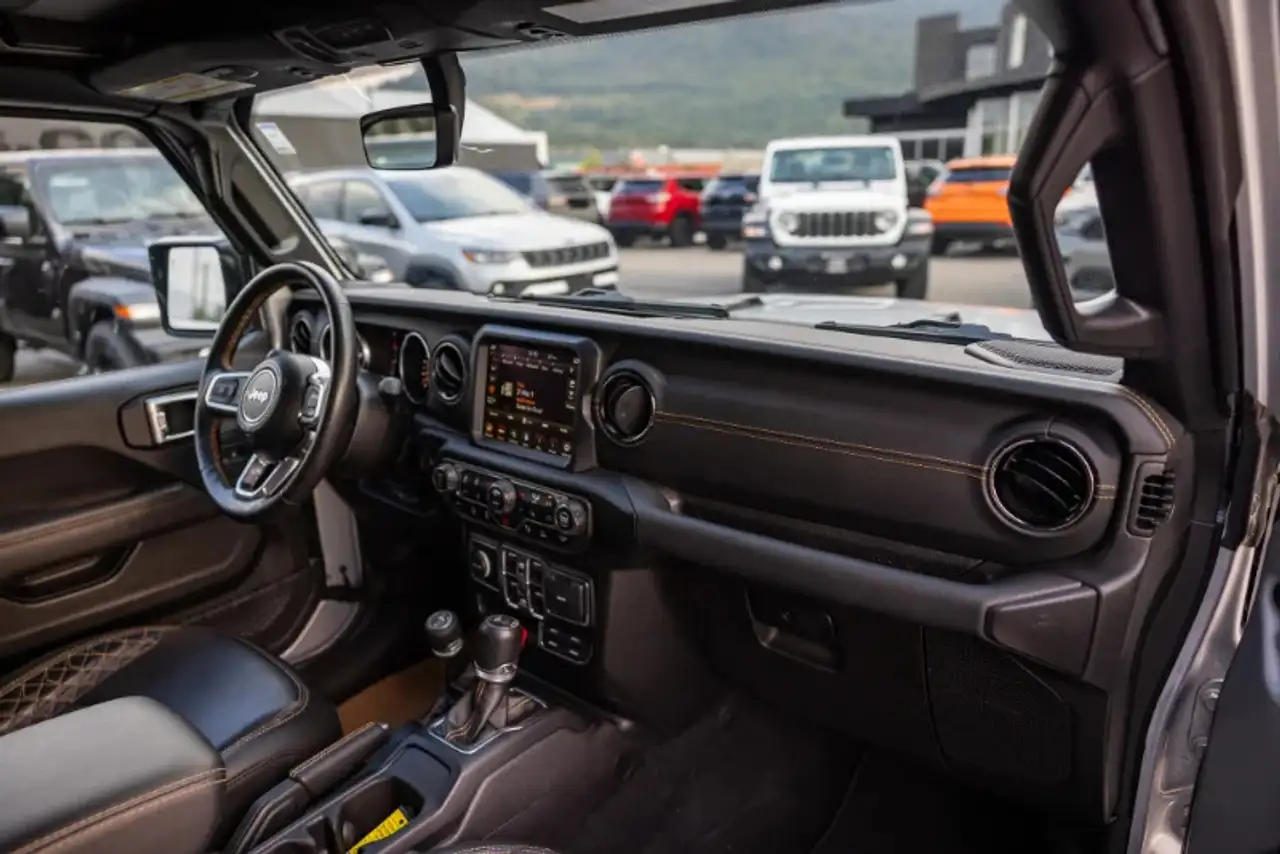 Jeep Wrangler - Image 26