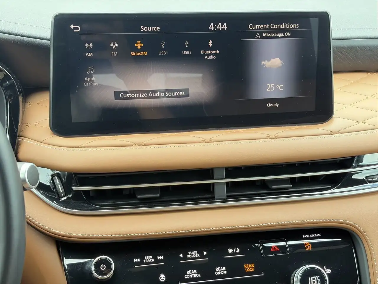 Infiniti QX60 - Image 24