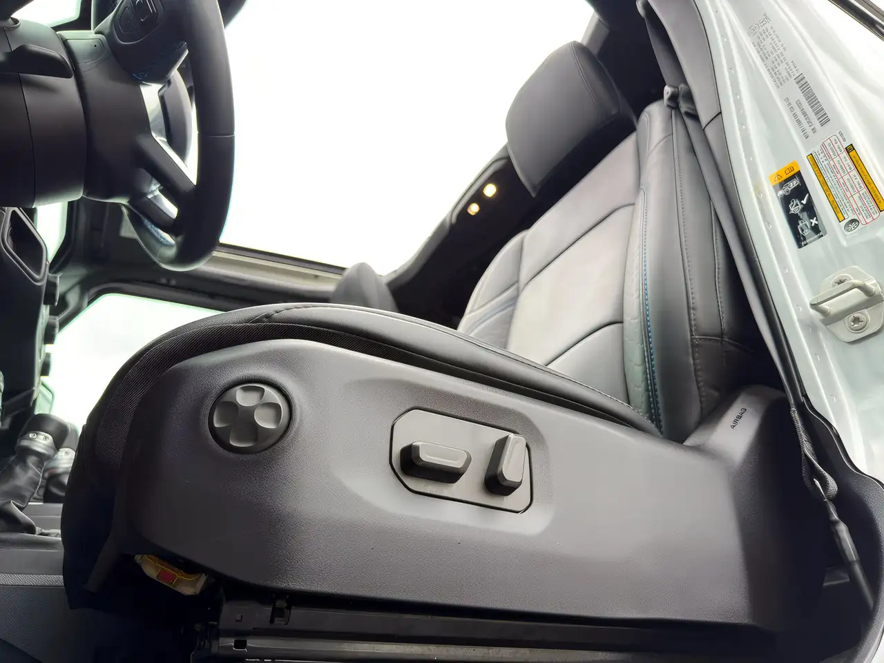 Jeep Wrangler - Image 21