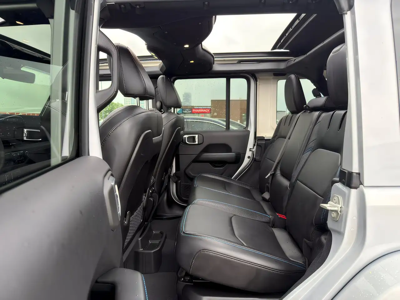 Jeep Wrangler - Image 40