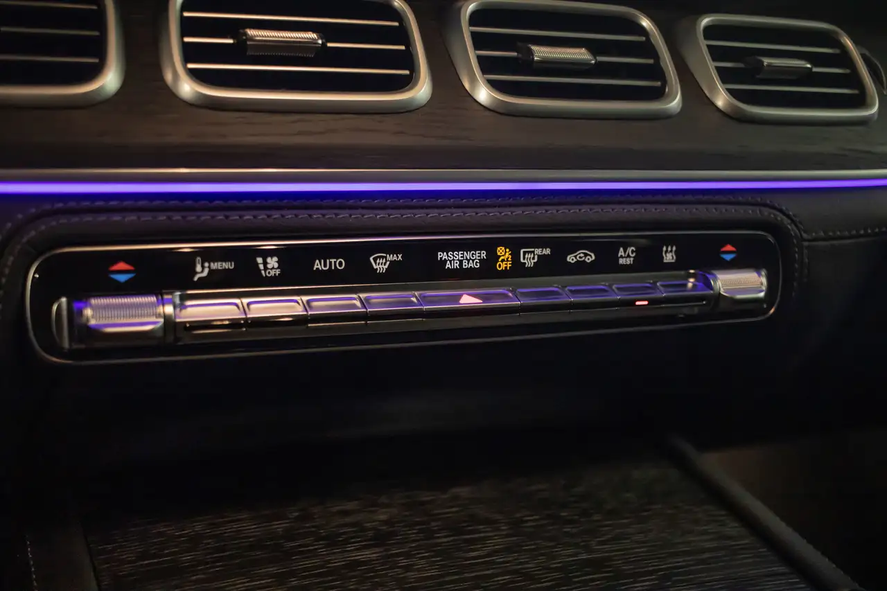 Mercedes-Benz GLE - Image 15