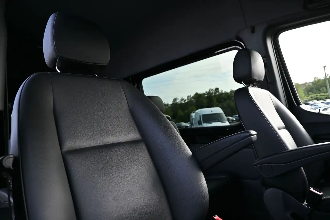 Mercedes-Benz Sprinter - Image 23