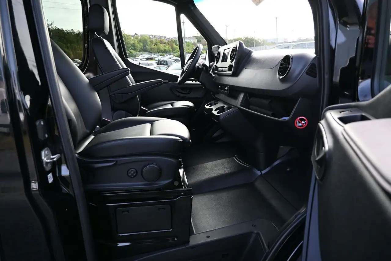 Mercedes-Benz Sprinter - Image 24