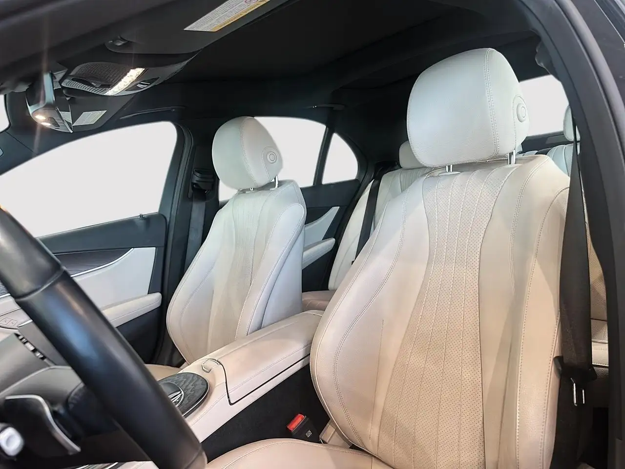 Mercedes-Benz E-Class - Image 3