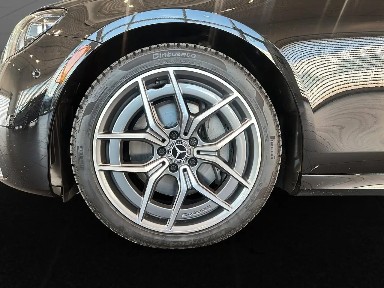 Mercedes-Benz E-Class - Image 18