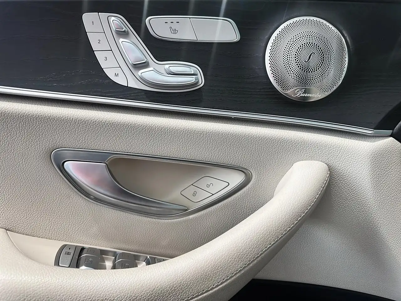 Mercedes-Benz E-Class - Image 11