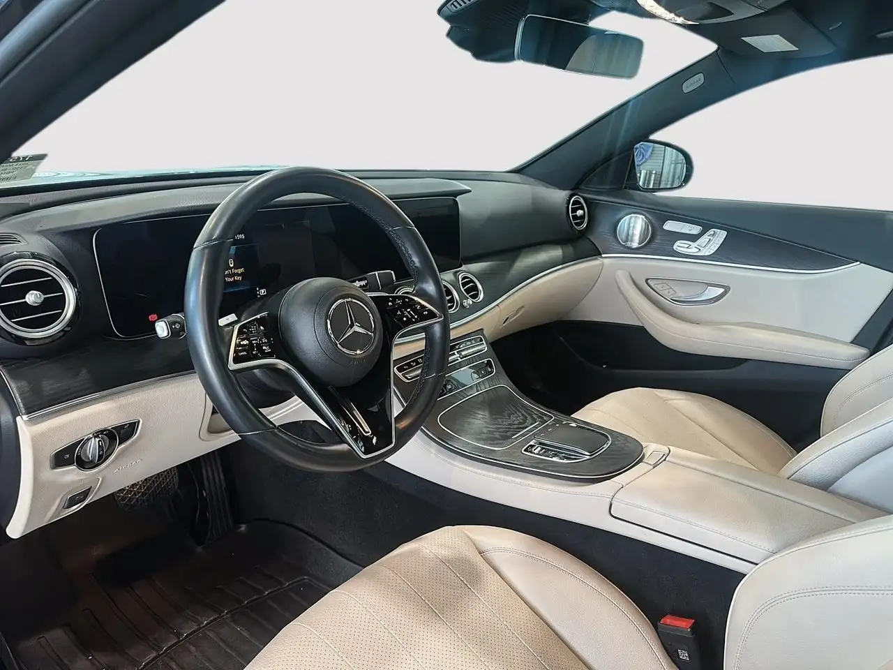 Mercedes-Benz E-Class - Image 12