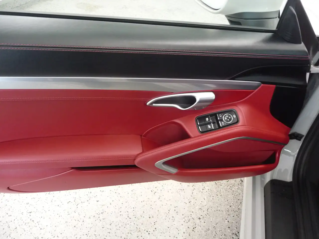 Porsche 718 Boxster - Image 8