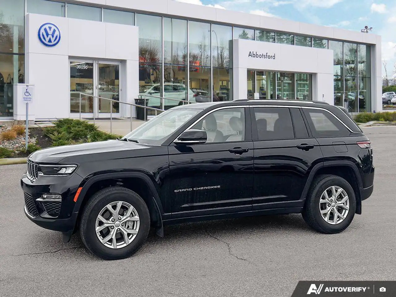 Jeep Grand Cherokee - Image 1