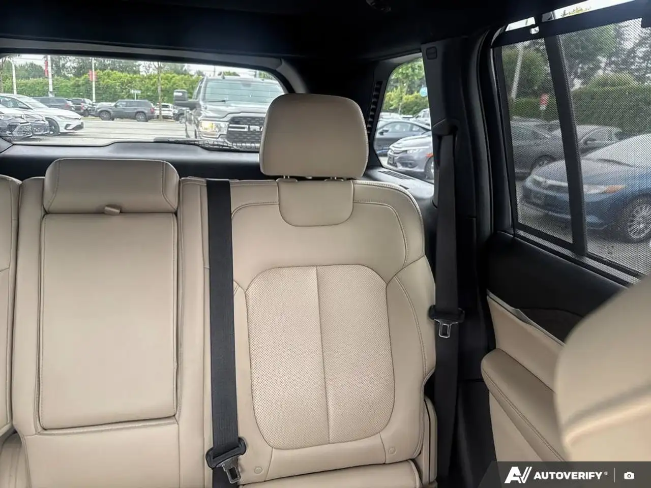 Jeep Grand Cherokee - Image 14