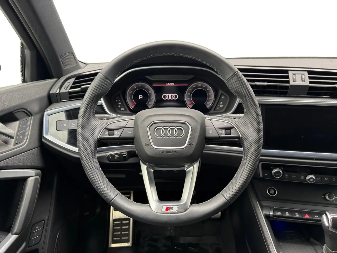Audi Q3 - Image 11