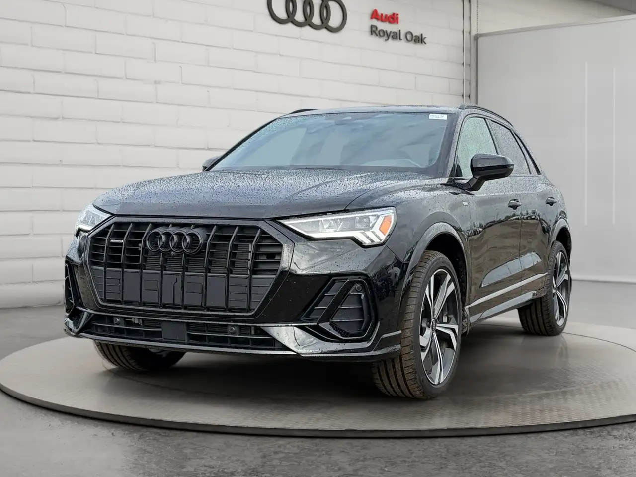 Audi Q3 - Image 1