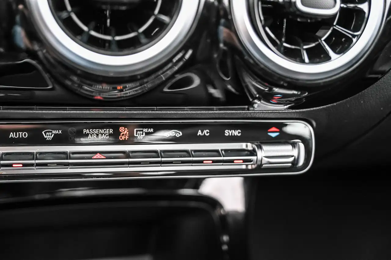 Mercedes-Benz CLA - Image 23
