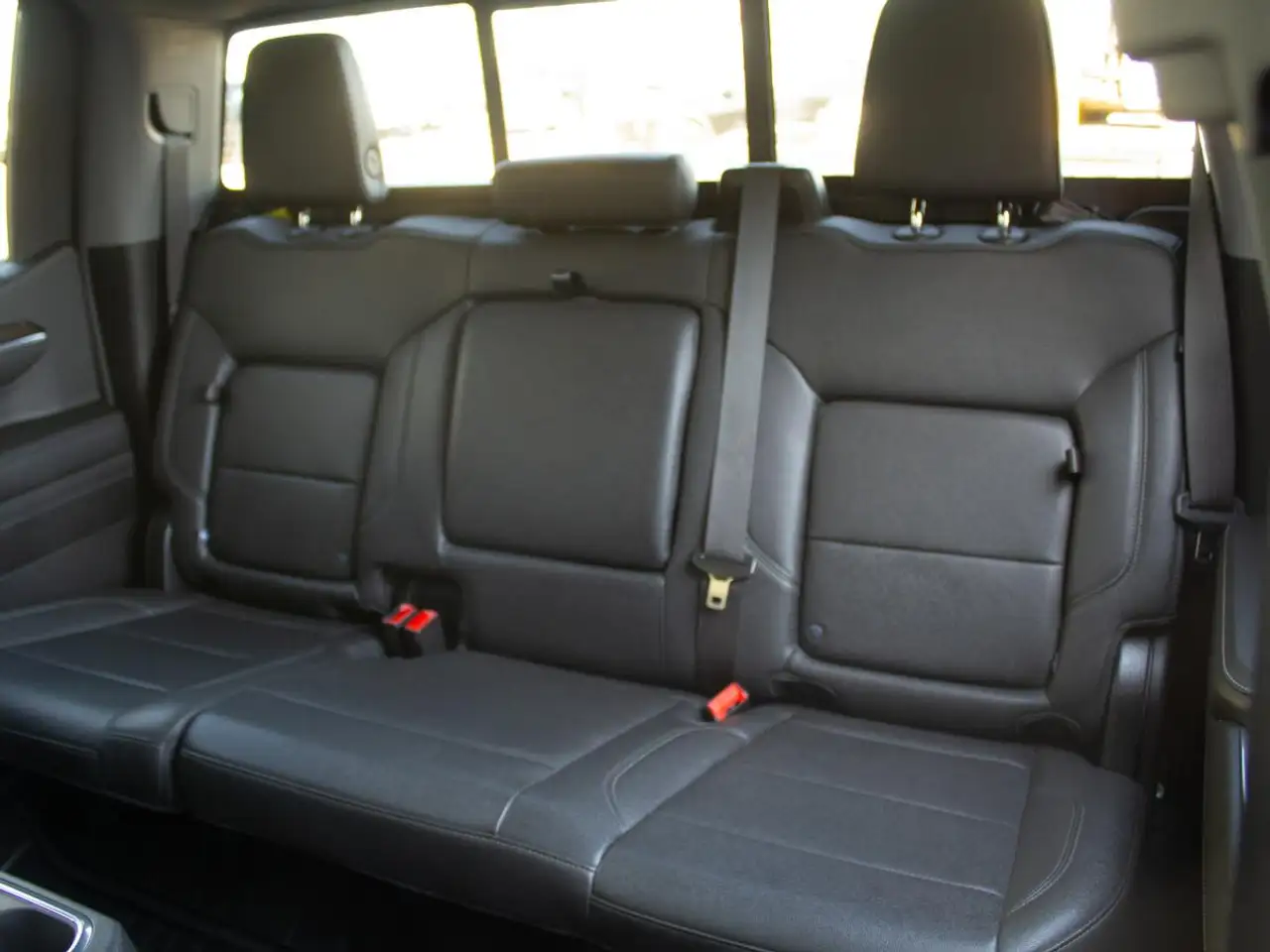Chevrolet Silverado 1500 - Image 25
