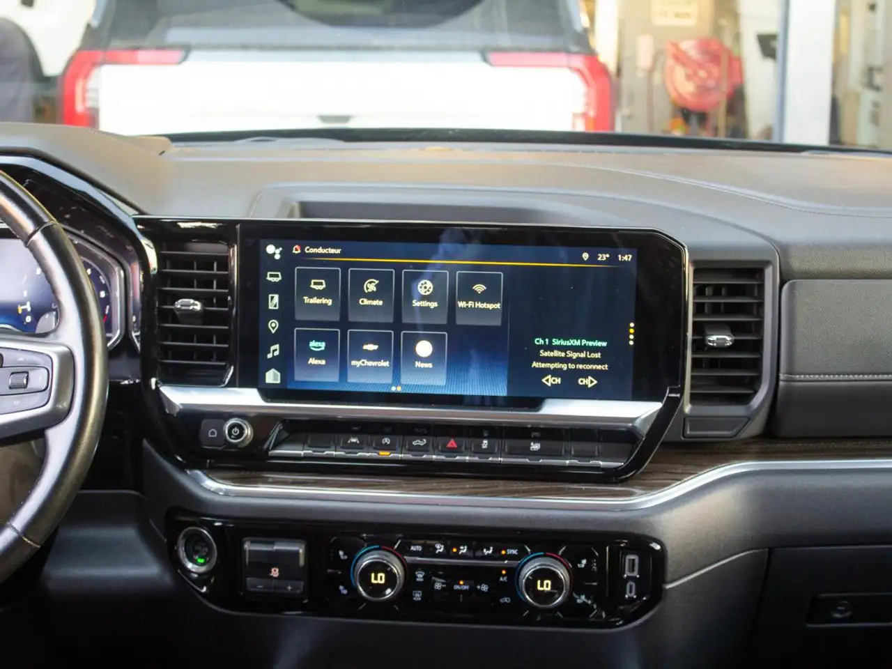 Chevrolet Silverado 1500 - Image 21