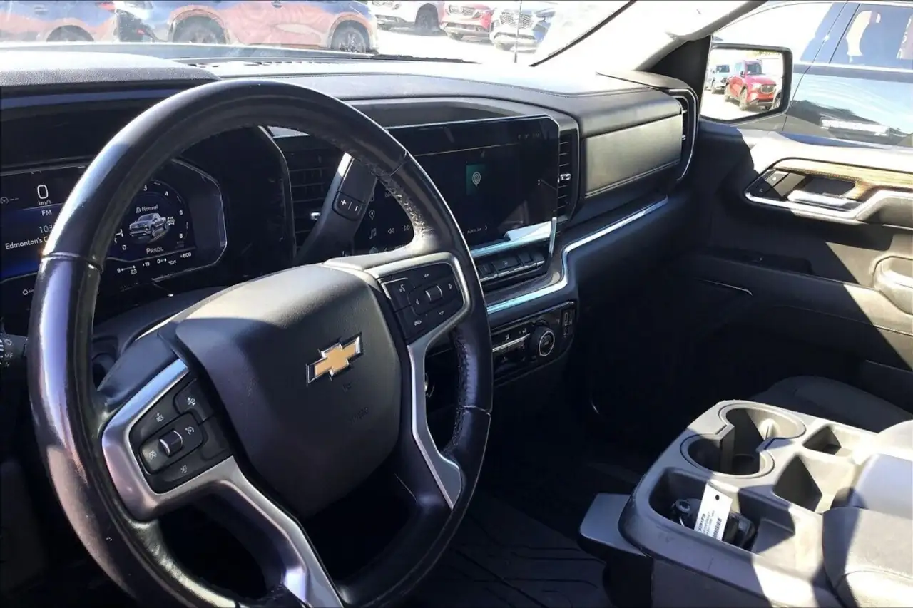 Chevrolet Silverado 1500 - Image 14