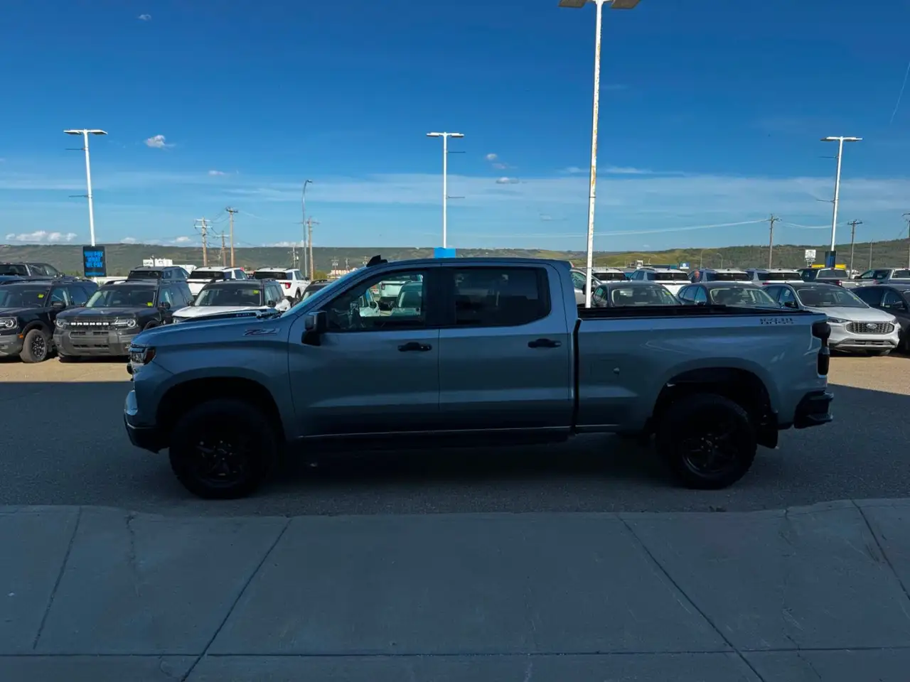Chevrolet Silverado 1500 - Image 4
