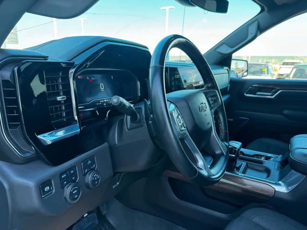 Chevrolet Silverado 1500 - Image 16