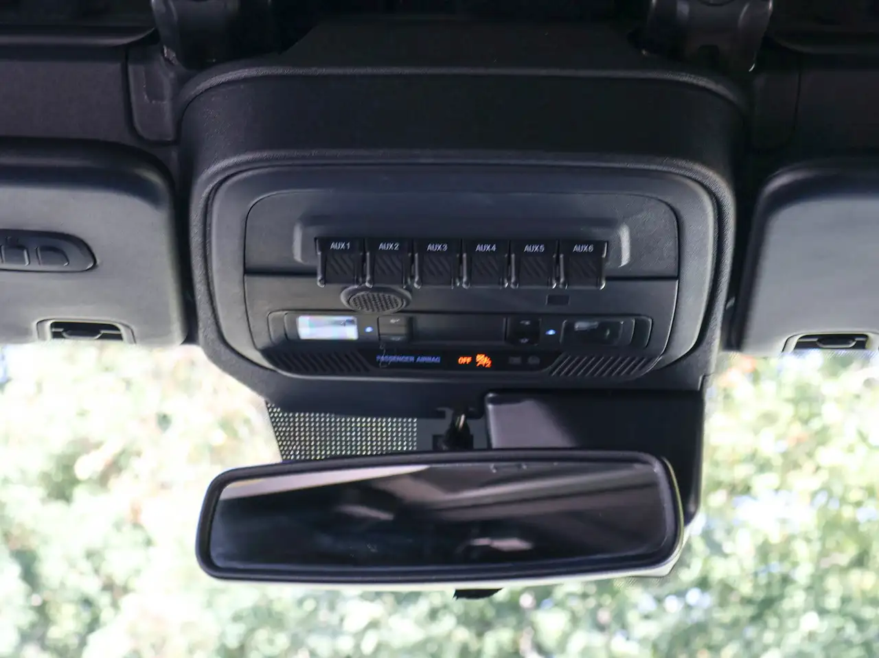 Ford Bronco - Image 28