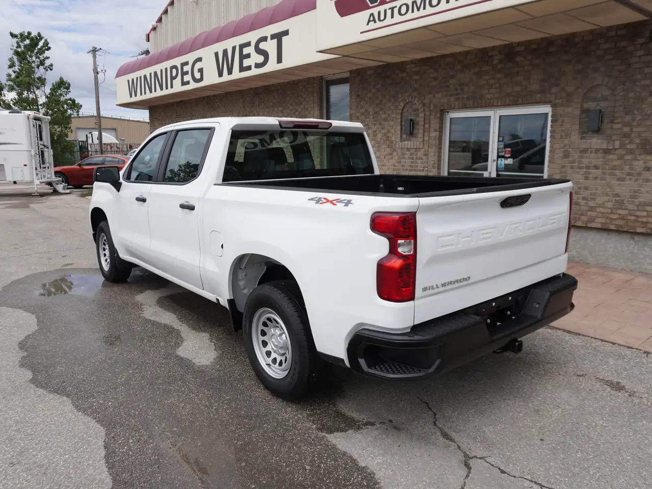 Chevrolet Silverado 1500 - Image 10