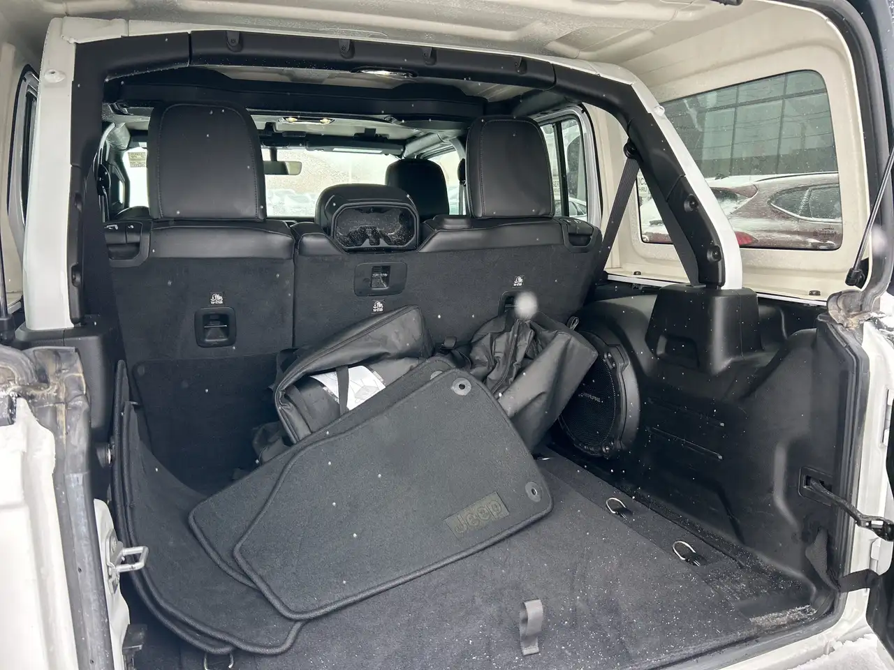 Jeep Wrangler - Image 19
