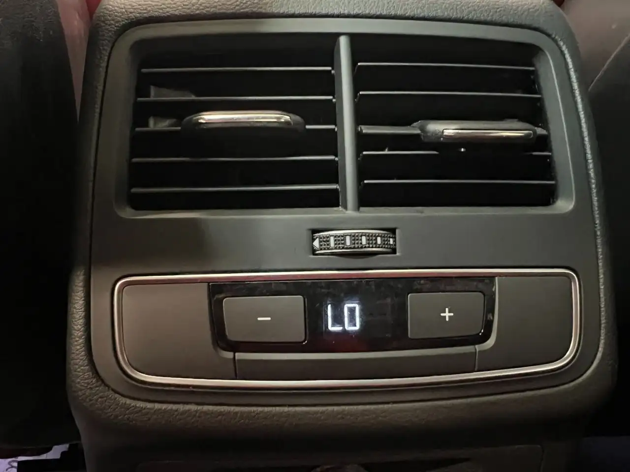 Audi S5 - Image 32