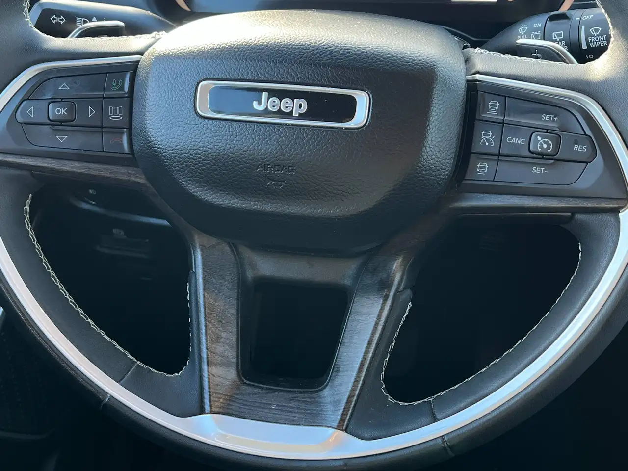 Jeep Grand Cherokee - Image 14