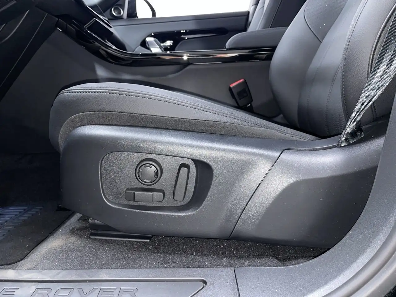 Land Rover Range Rover Evoque - Image 20
