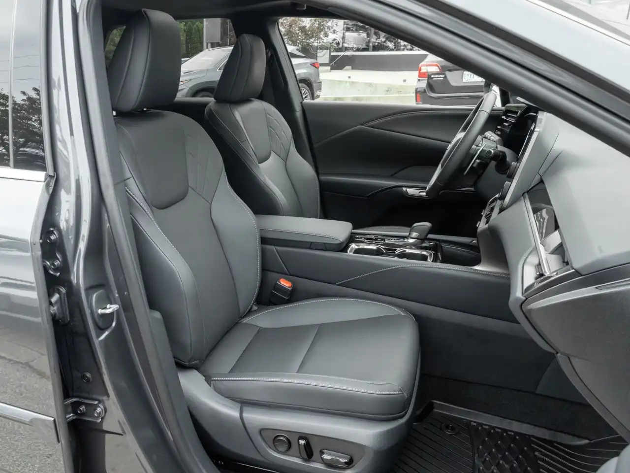Lexus RX - Image 21