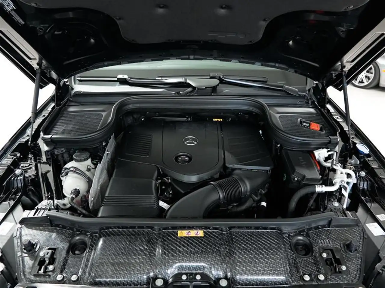 Mercedes-Benz GLE - Image 16