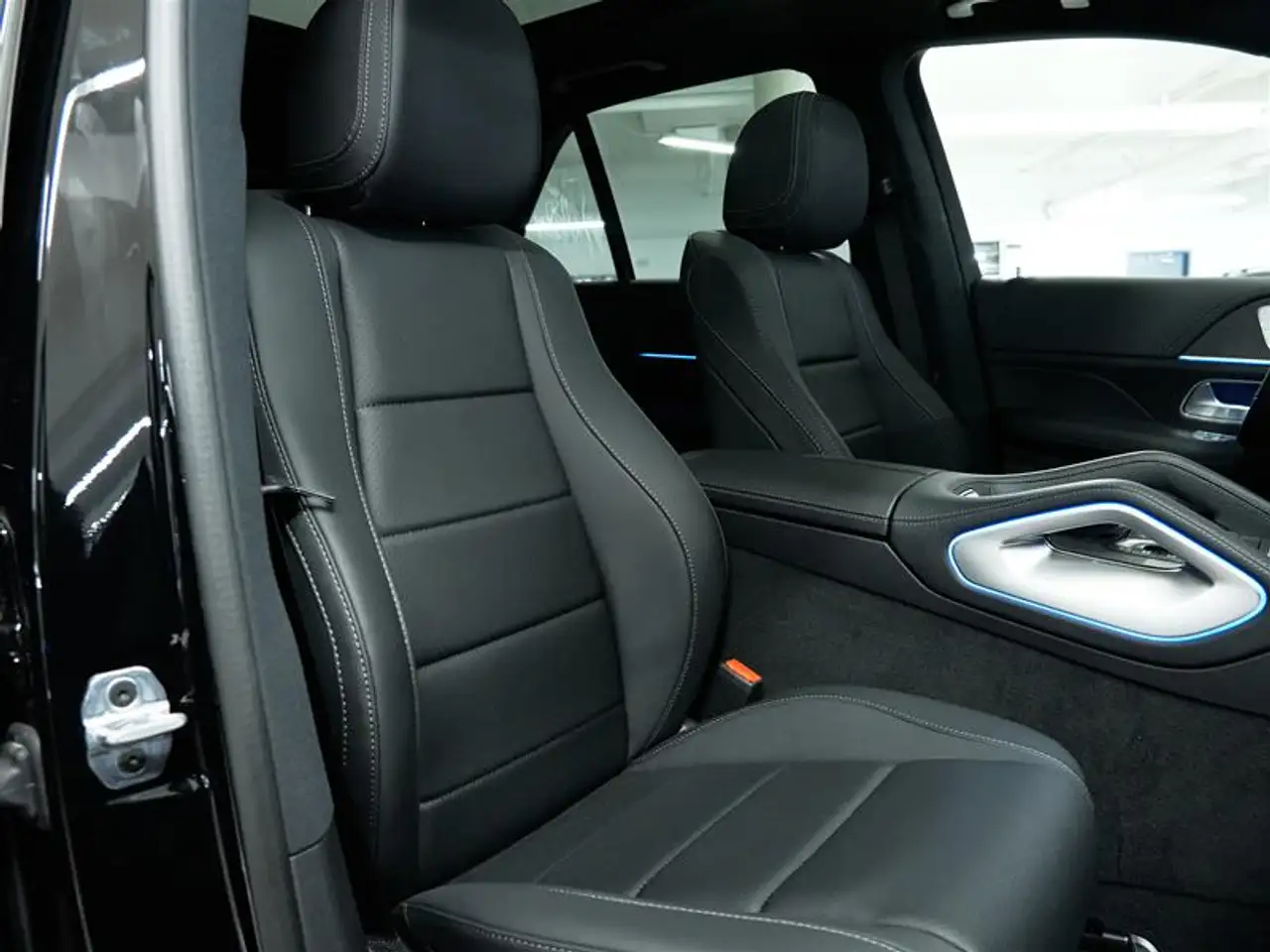 Mercedes-Benz GLE - Image 23
