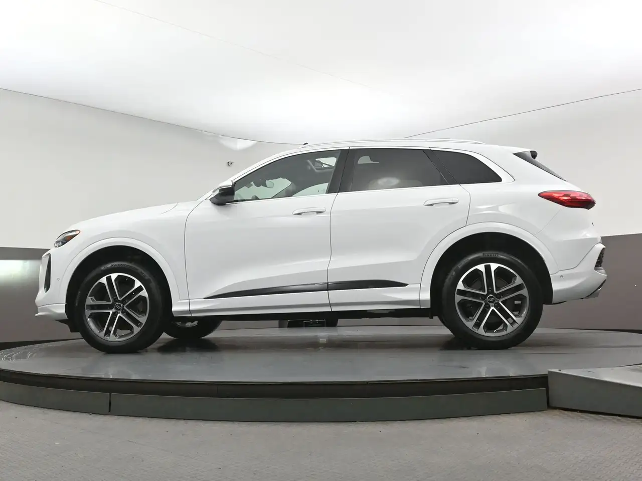 Audi Q5 - Image 45