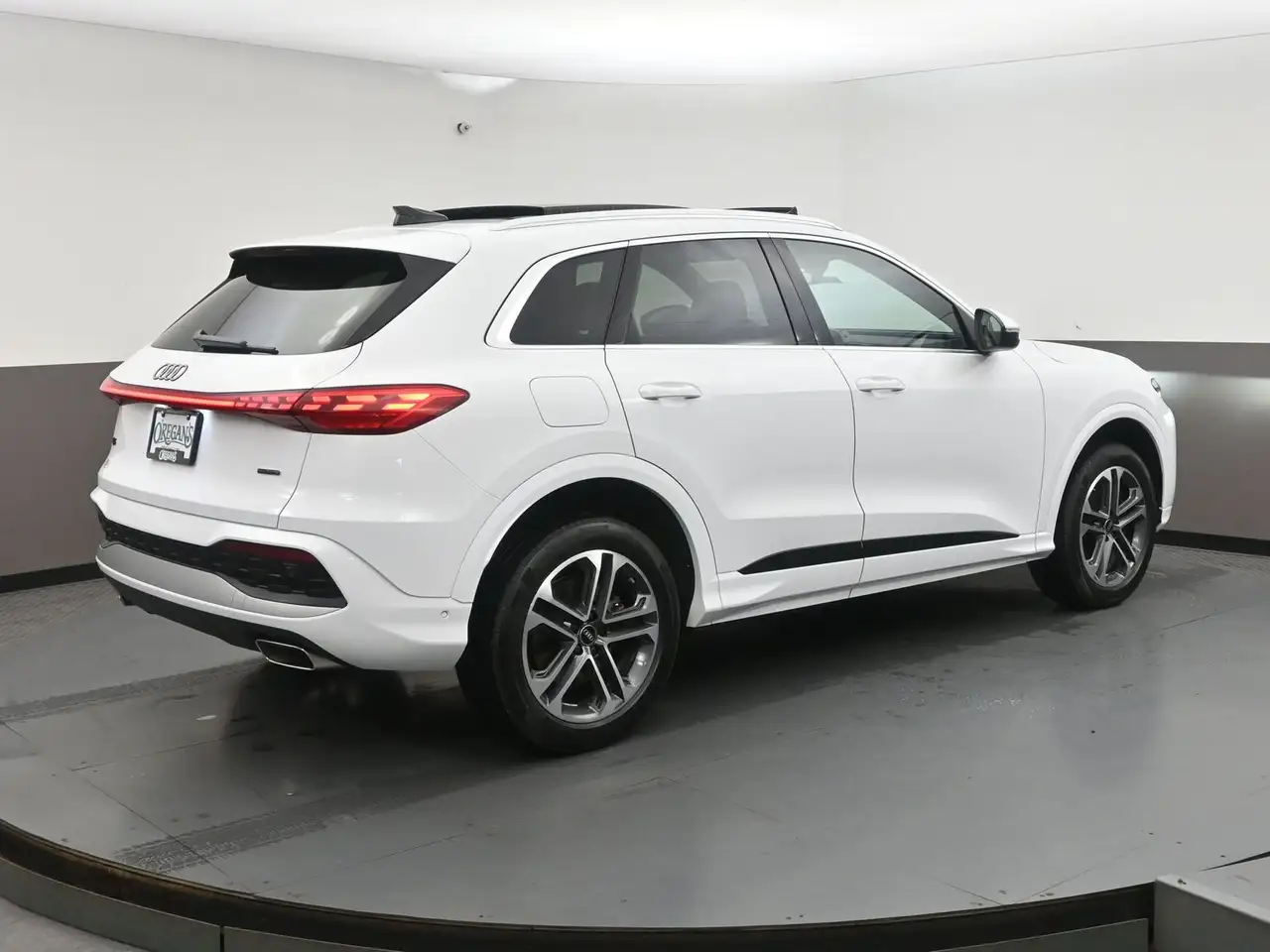 Audi Q5 - Image 38