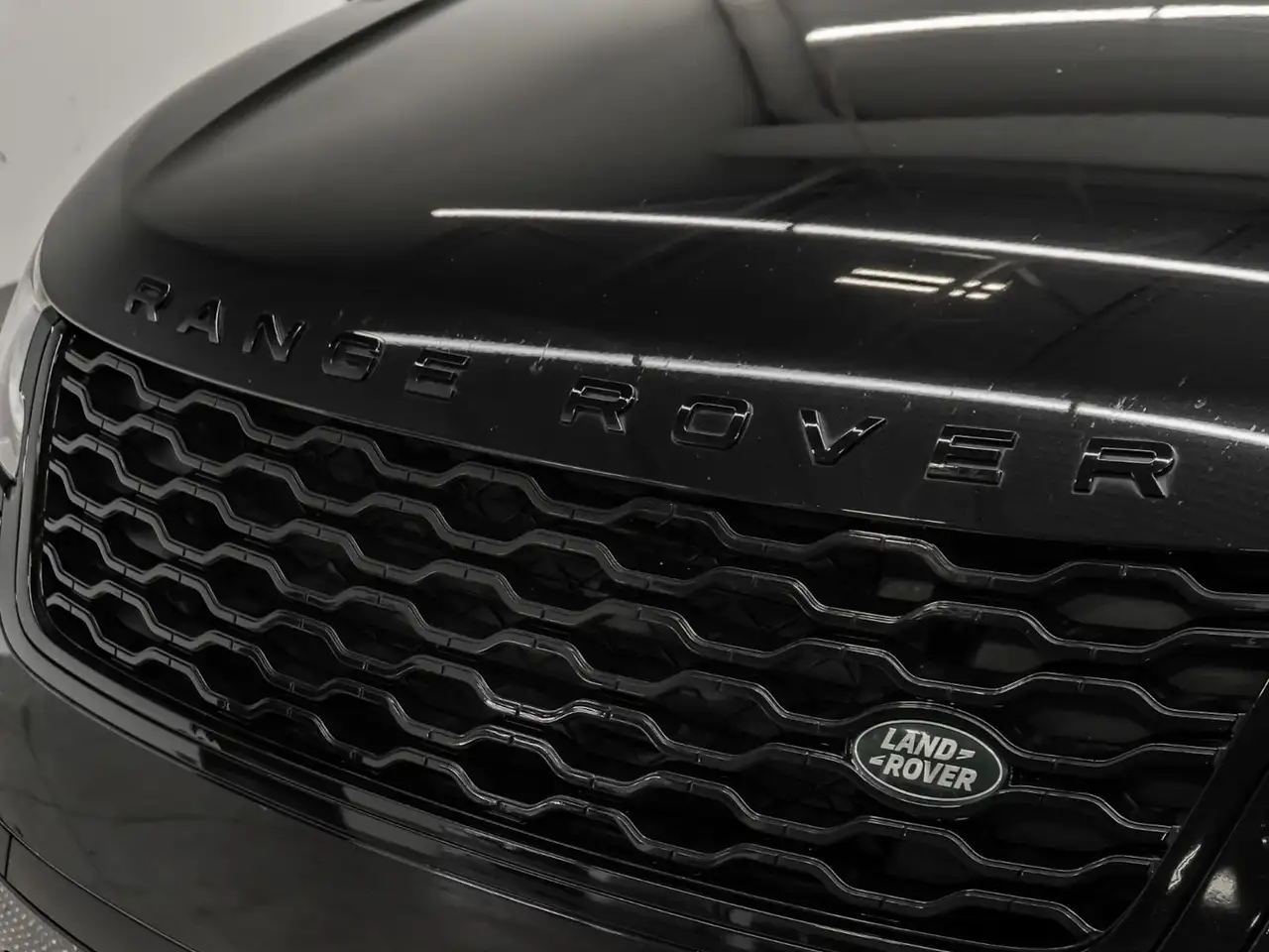Land Rover Range Rover Velar - Image 15