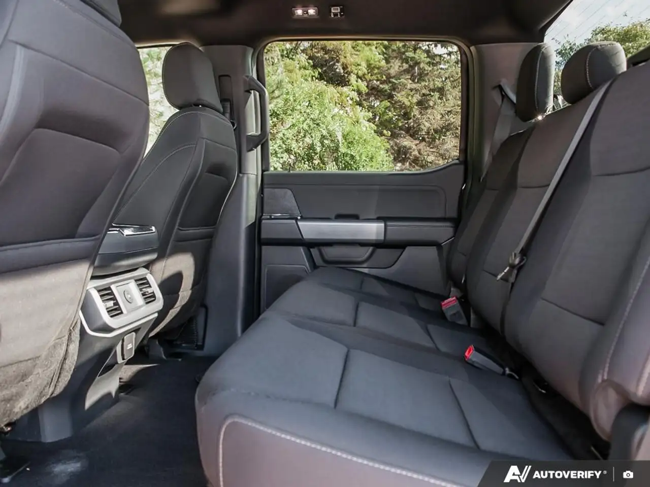 Ford F-150 - Image 23