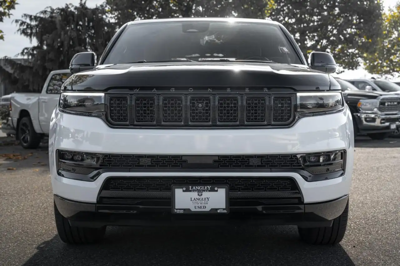 Jeep Grand Wagoneer - Image 3