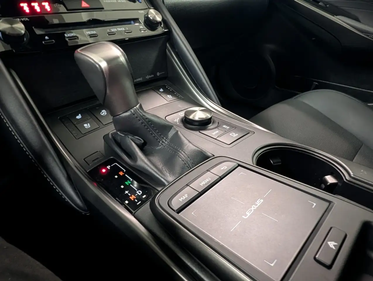Lexus IS - Image 17