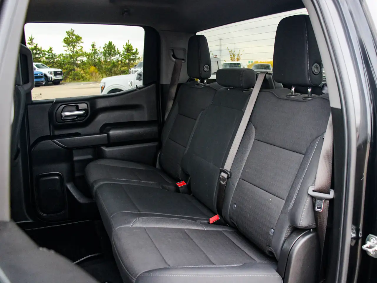 Chevrolet Silverado 1500 - Image 27