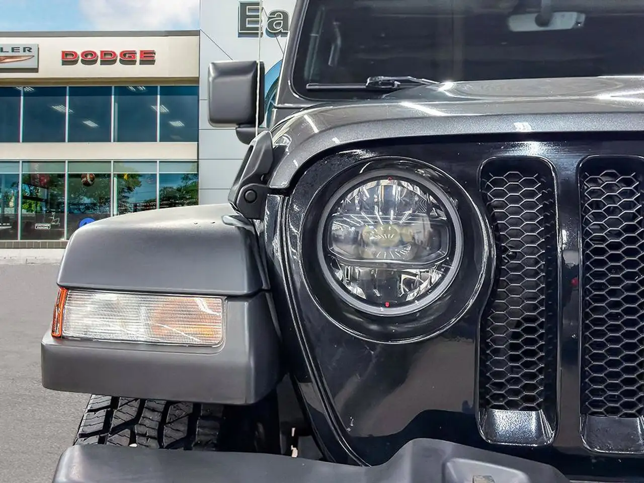 Jeep Wrangler - Image 12