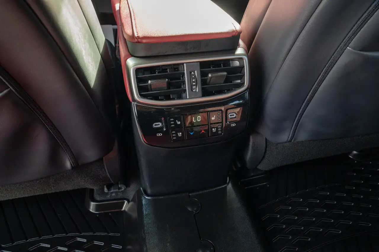 Lexus RX - Image 31