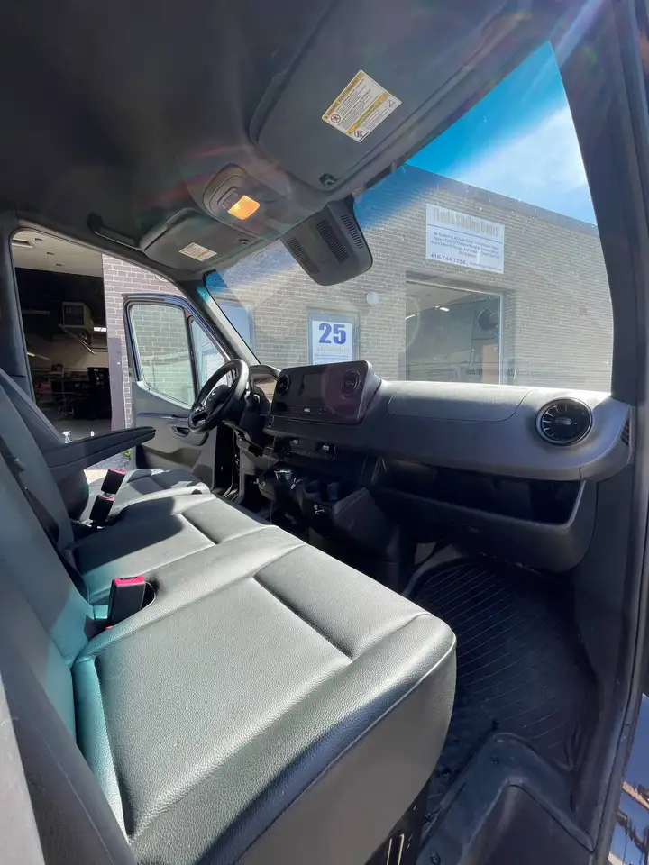 Mercedes-Benz Sprinter - Image 5