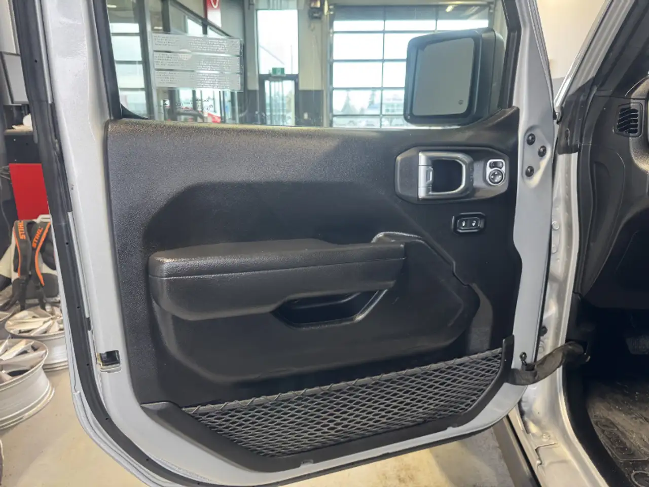 Jeep Wrangler - Image 7