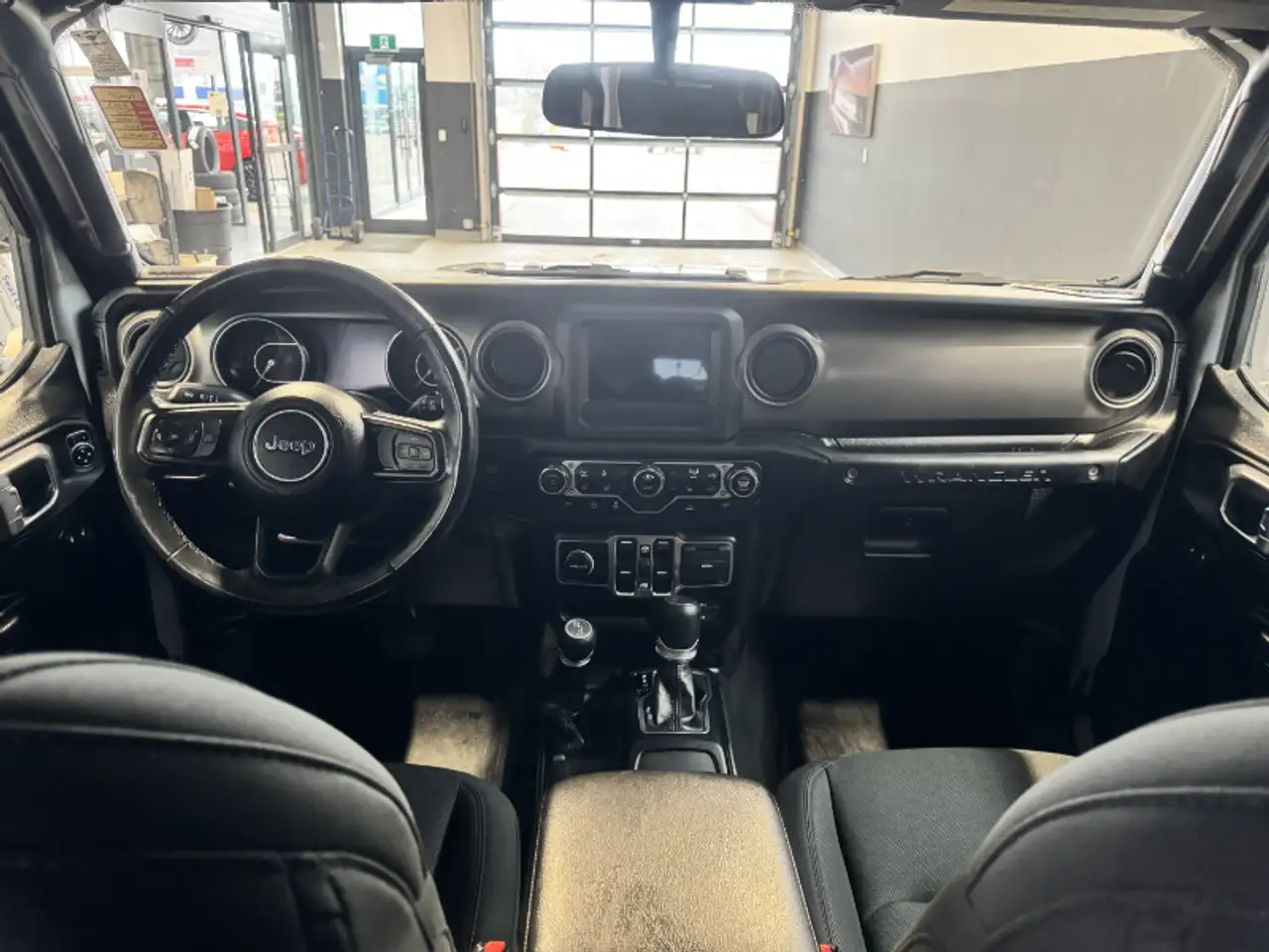 Jeep Wrangler - Image 13