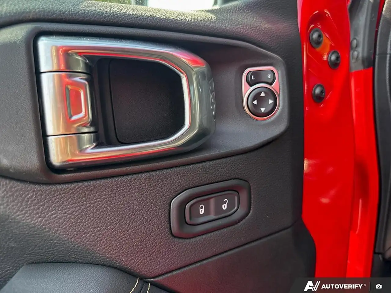 Jeep Wrangler - Image 13