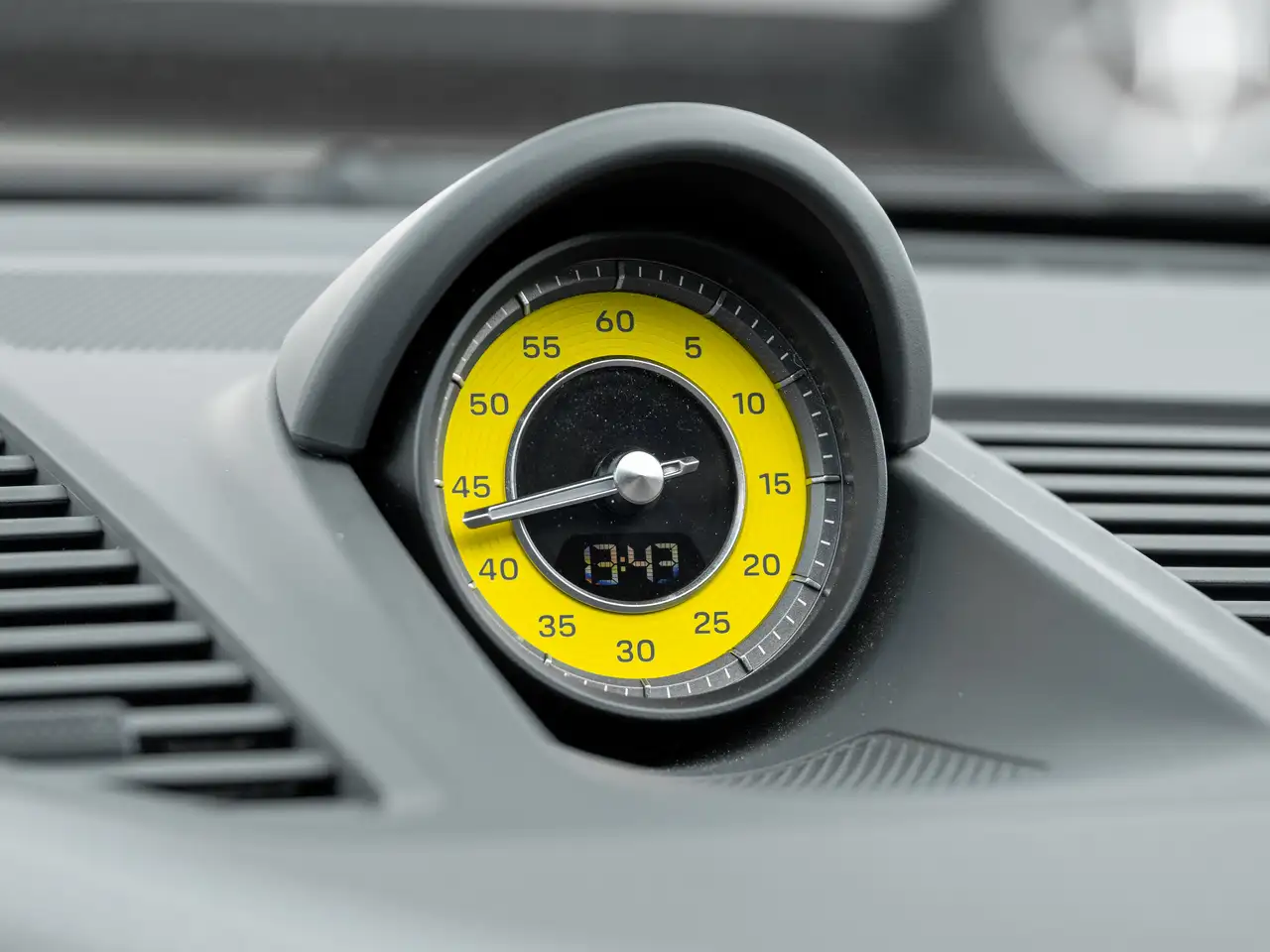 Porsche 911 - Image 39