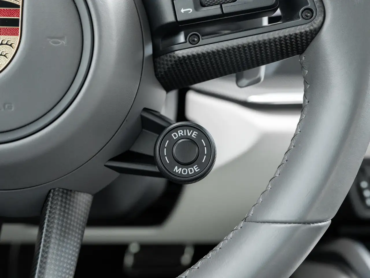 Porsche 911 - Image 23