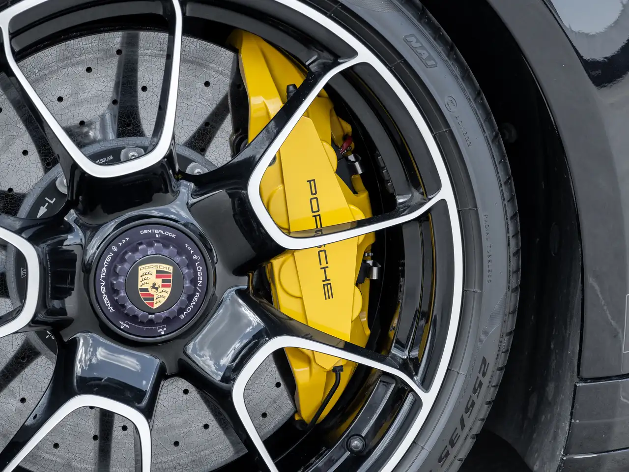 Porsche 911 - Image 11